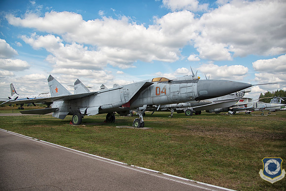 Mikoyan MiG-25PD 04 Red