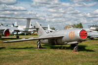 Mikoyan MiG-17 01 Red