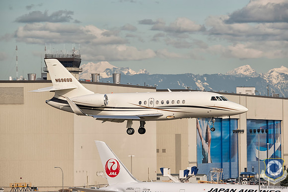 Dassault Falcon 2000EX N696SB