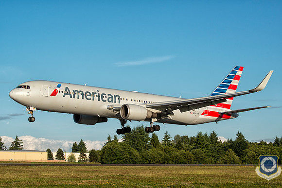 American N347AN